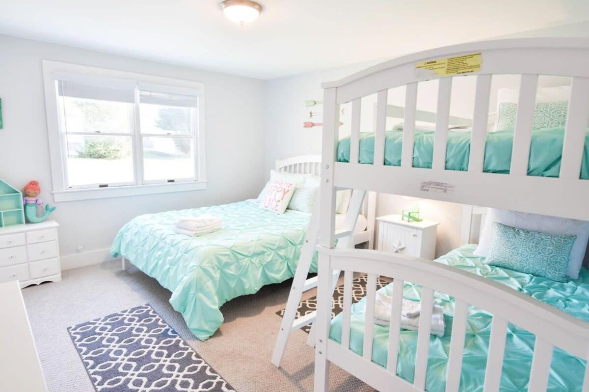 Wrap-Around Porch Mins To Beach Chatham Exteriér fotografie